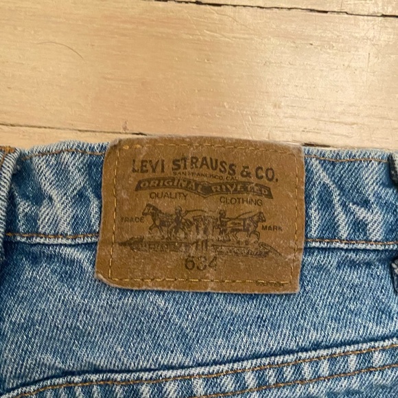 Levi’s Vintage 634 Medium Wash Jeans - Picture 3 of 4
